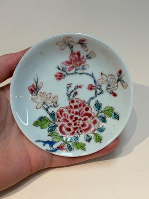 A collection of 28 Chinese famille rose wares, 18th C. and later — photo 150