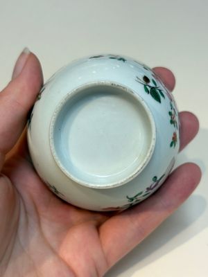 A collection of 28 Chinese famille rose wares, 18th C. and later — photo 45