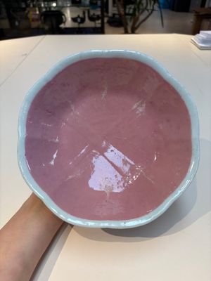 A collection of 28 Chinese famille rose wares, 18th C. and later — photo 5