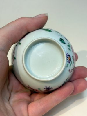 A collection of 28 Chinese famille rose wares, 18th C. and later — photo 51