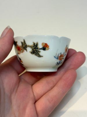 A collection of 28 Chinese famille rose wares, 18th C. and later — photo 60