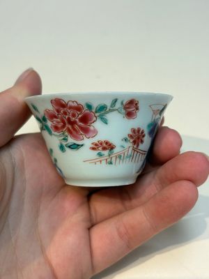 A collection of 28 Chinese famille rose wares, 18th C. and later — photo 67
