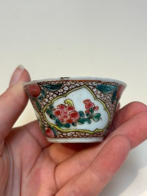 A collection of 28 Chinese famille rose wares, 18th C. and later — photo 84