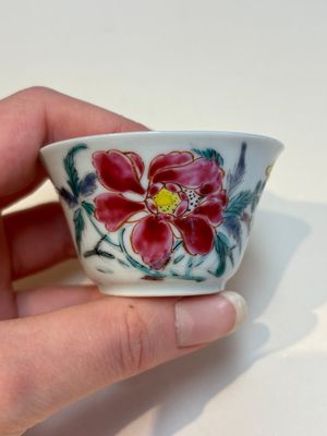A collection of 28 Chinese famille rose wares, 18th C. and later — photo 88