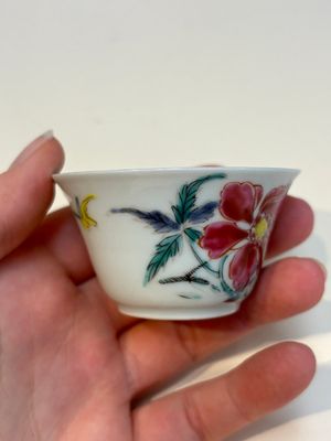 A collection of 28 Chinese famille rose wares, 18th C. and later — photo 91
