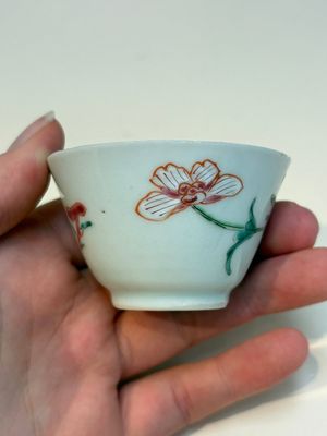 A collection of 28 Chinese famille rose wares, 18th C. and later — photo 96