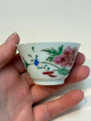 A collection of 28 Chinese famille rose wares, 18th C. and later — photo 97