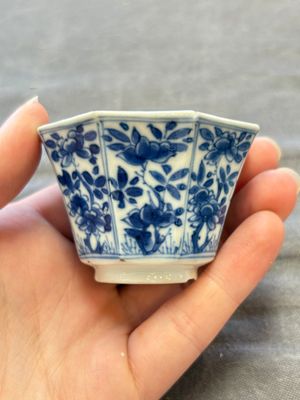 A collection of 31 Chinese blue and white tea wares, Wanli and Chenghua marks, Kangxi — 照片 104