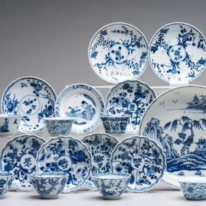 A collection of 31 Chinese blue and white tea wares, Wanli and Chenghua marks, Kangxi — 照片 3