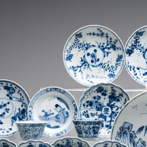 A collection of 31 Chinese blue and white tea wares, Wanli and Chenghua marks, Kangxi — 照片 5