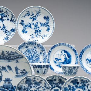 A collection of 31 Chinese blue and white tea wares, Wanli and Chenghua marks, Kangxi — 照片 6