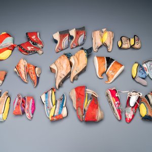 A collection of 44 pairs of Chinese silk and cotton lotus shoes, Qing and Republic — photo 10