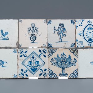 A collection of 54 Dutch Delft blue and white and manganese tiles, 17/18th C. — 照片 5