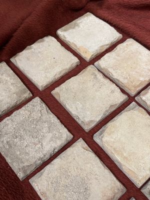 A collection of 60 polychrome 'Palmette' tiles, Spain or Portugal, 17th C. — photo 3