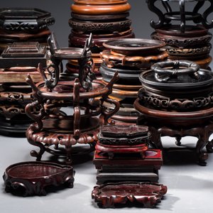A collection of 70 Chinese wooden stands, 19/20th C. — photo 3
