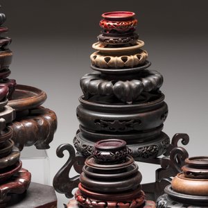 A collection of 70 Chinese wooden stands and covers, 19/20th C. — foto 10