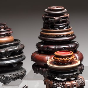 A collection of 70 Chinese wooden stands and covers, 19/20th C. — foto 4