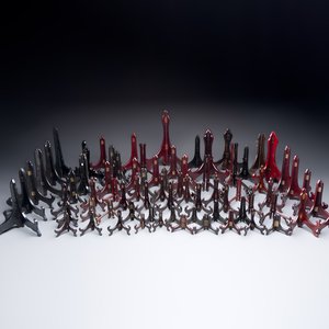 A collection of 75 Chinese folding wooden plate stands, 20th C. — foto 1