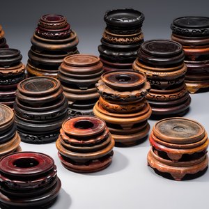 A collection of 75 Chinese wooden stands, 19/20th C. — photo 4
