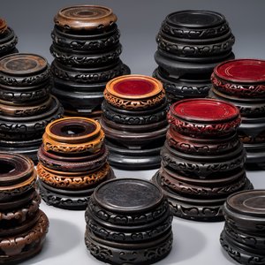 A collection of 80 Chinese wooden stands, 19/20th C. — photo 4