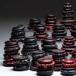 A collection of 80 Chinese wooden stands, 19/20th C. — foto 9