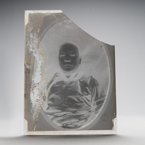 A collection of 83 wet-collodion portrait negatives on glass, China, 19th C. — photo 78