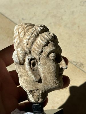 A collection of 9 Gandhara grey schist and stucco fragments of Buddha and divinities, 1/2nd C. — photo 17