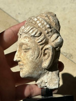 A collection of 9 Gandhara grey schist and stucco fragments of Buddha and divinities, 1/2nd C. — photo 19