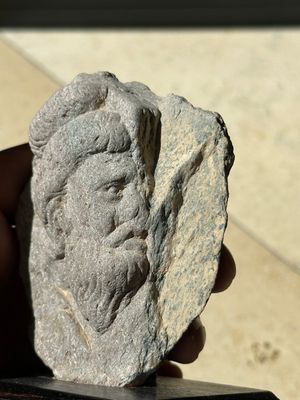 A collection of 9 Gandhara grey schist and stucco fragments of Buddha and divinities, 1/2nd C. — photo 22