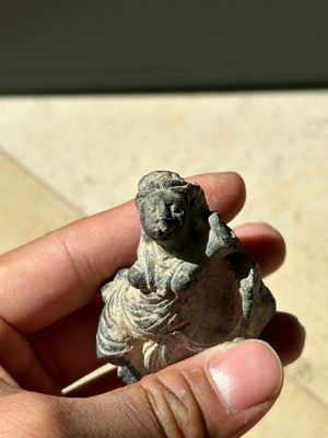 A collection of 9 Gandhara grey schist and stucco fragments of Buddha and divinities, 1/2nd C. — photo 31
