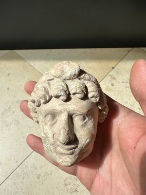A collection of 9 Gandhara grey schist and stucco fragments of Buddha and divinities, 1/2nd C. — photo 41