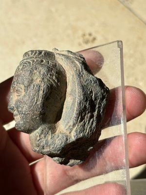 A collection of 9 Gandhara grey schist and stucco fragments of Buddha and divinities, 1/2nd C. — photo 6