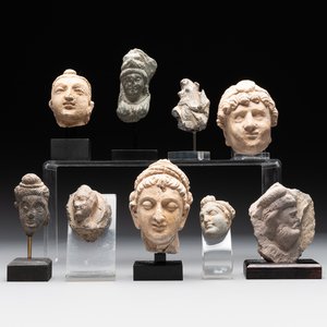 A collection of 9 Gandhara grey schist and stucco fragments of Buddha and divinities, 1/2nd C. — photo 1