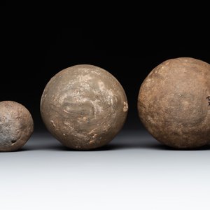 A collection of 9 German proto stoneware jugs and vessels, 14th C. — photo 11