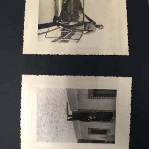 A collection of African Pende figures, bracelets, weapons and a photo album, 19/20th C. — 照片 26