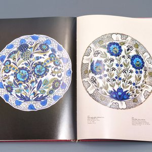 A collection of books and catalogues on Islamic art — 照片 4