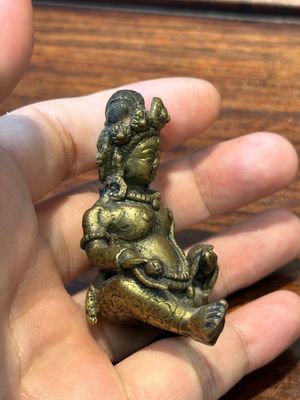 A collection of Chinese and Sino-tibetan bronze sculptures and paper weights, Qing — 照片 35