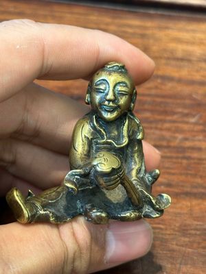 A collection of Chinese and Sino-tibetan bronze sculptures and paper weights, Qing — 照片 38