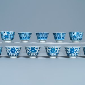 A collection of Chinese blue and white cups and saucers, 19th C. — 照片 19