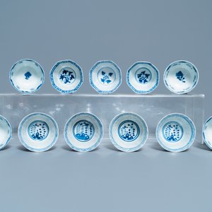 A collection of Chinese blue and white cups and saucers, 19th C. — 照片 20