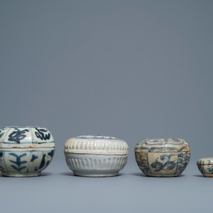 A collection of Chinese blue and white Swatow wares, Ming — photo 3