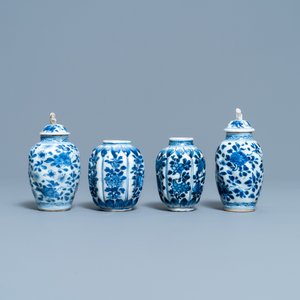 A collection of Chinese blue and white vases, Kangxi — 照片 11