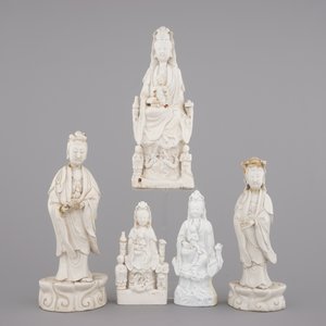 A collection of Chinese Dehua blanc de Chine figures of Guanyin, 18/19th C. — foto 2