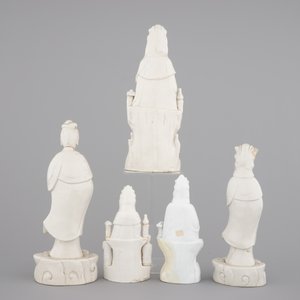 A collection of Chinese Dehua blanc de Chine figures of Guanyin, 18/19th C. — foto 4