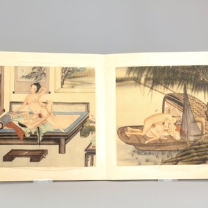 A collection of Chinese erotical prints, early 20th C. — 照片 3
