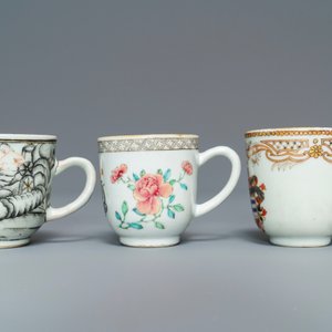 A collection of Chinese famille rose and grisaille tea wares, Yongzheng/Qianlong — photo 19