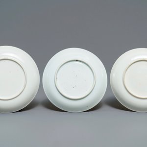 A collection of Chinese famille rose and grisaille tea wares, Yongzheng/Qianlong — photo 5