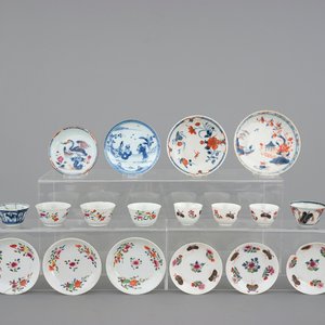 A collection of Chinese famille rose porcelain cups and saucers, 18th C. — photo 1