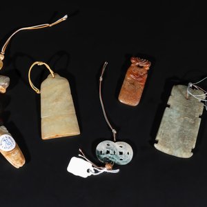 A collection of Chinese jade pendants, Qing — photo 1