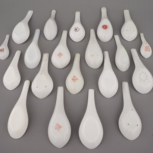 A collection of Chinese porcelain spoons, 18-20th C. — 照片 17